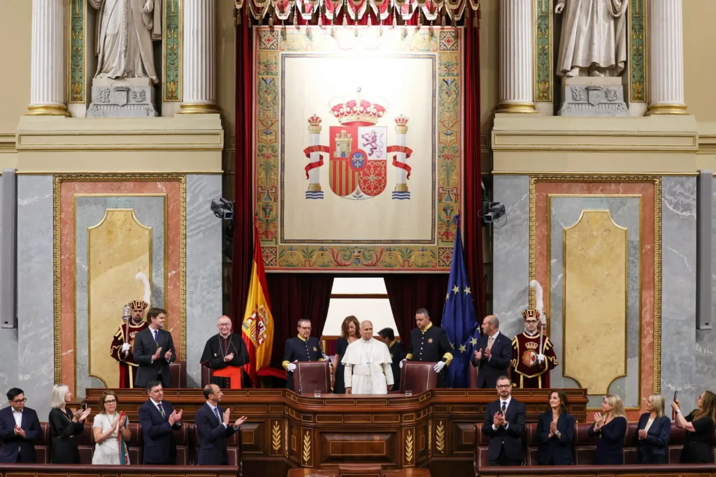 León XIV: «La grandeza moral de una nación se mide por su capacidad para acompañar, proteger y amar a las personas que se encuentran en situaciones de mayor fragilidad.»